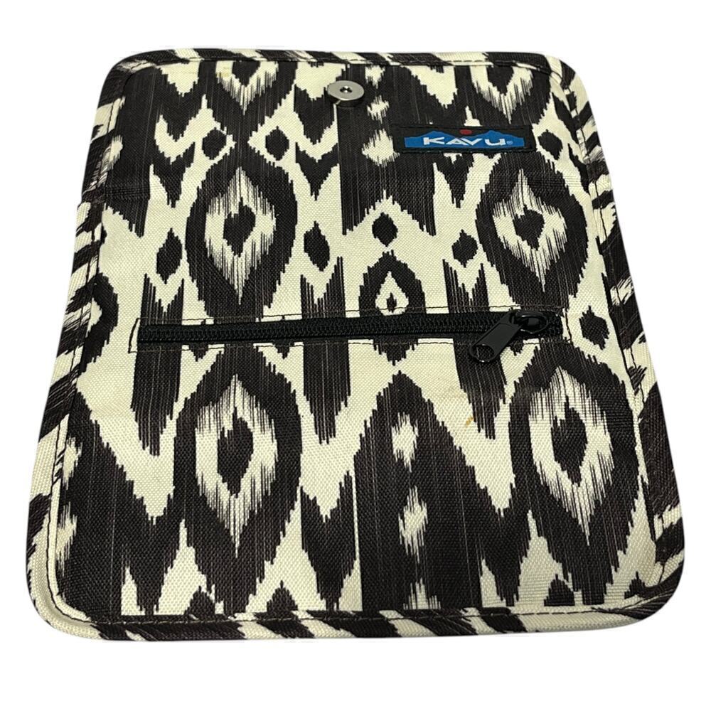 KAVU Black And White Wallet